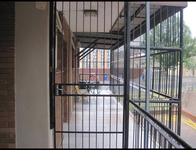 3 BEDROOM APARTMENT FOR SALE IN KWAGGASRAND